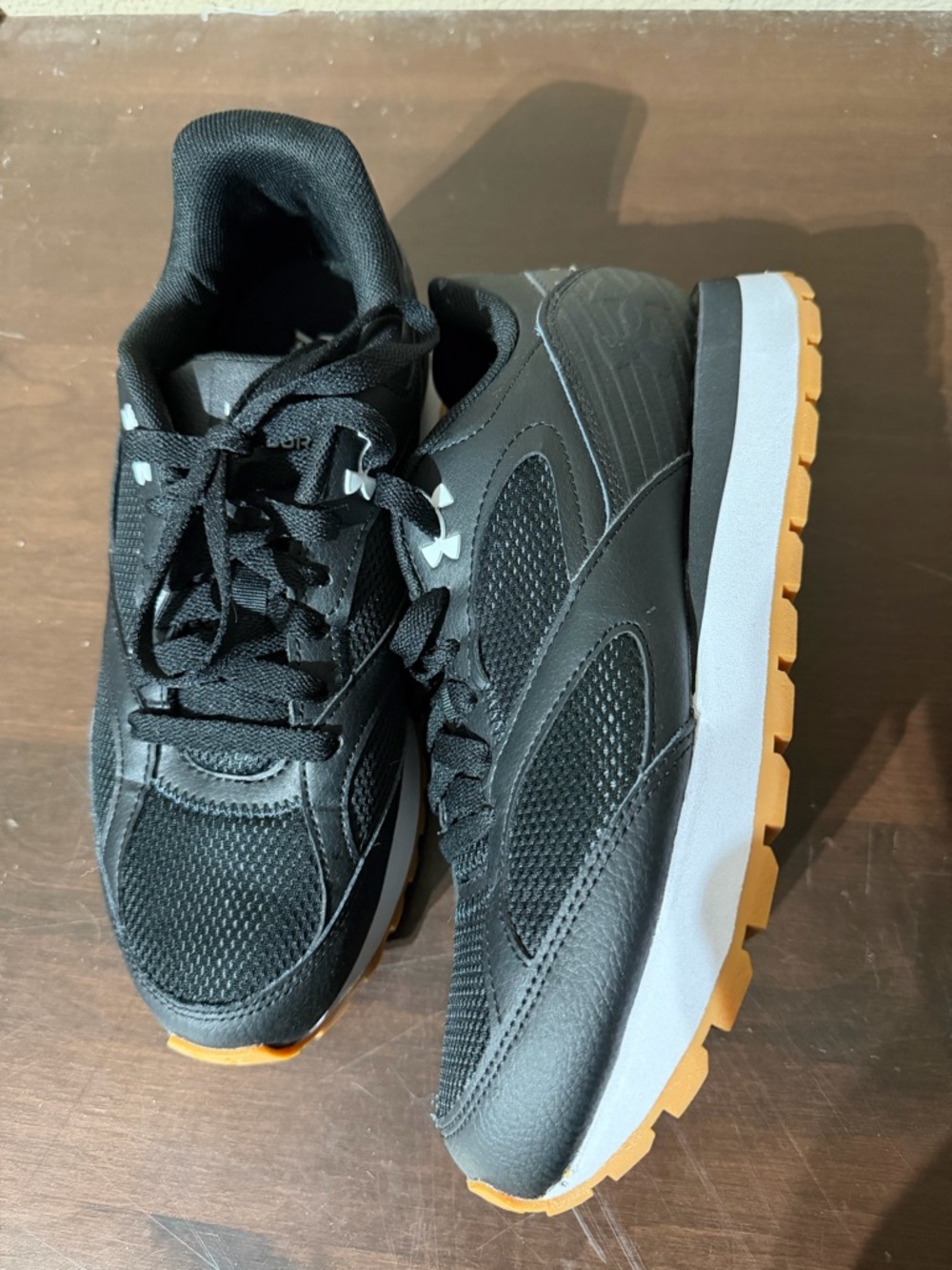 Under Armour women’s jogger sneaker black